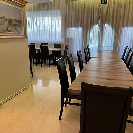 Hotel Albatros Mestre Eksteriør bilde