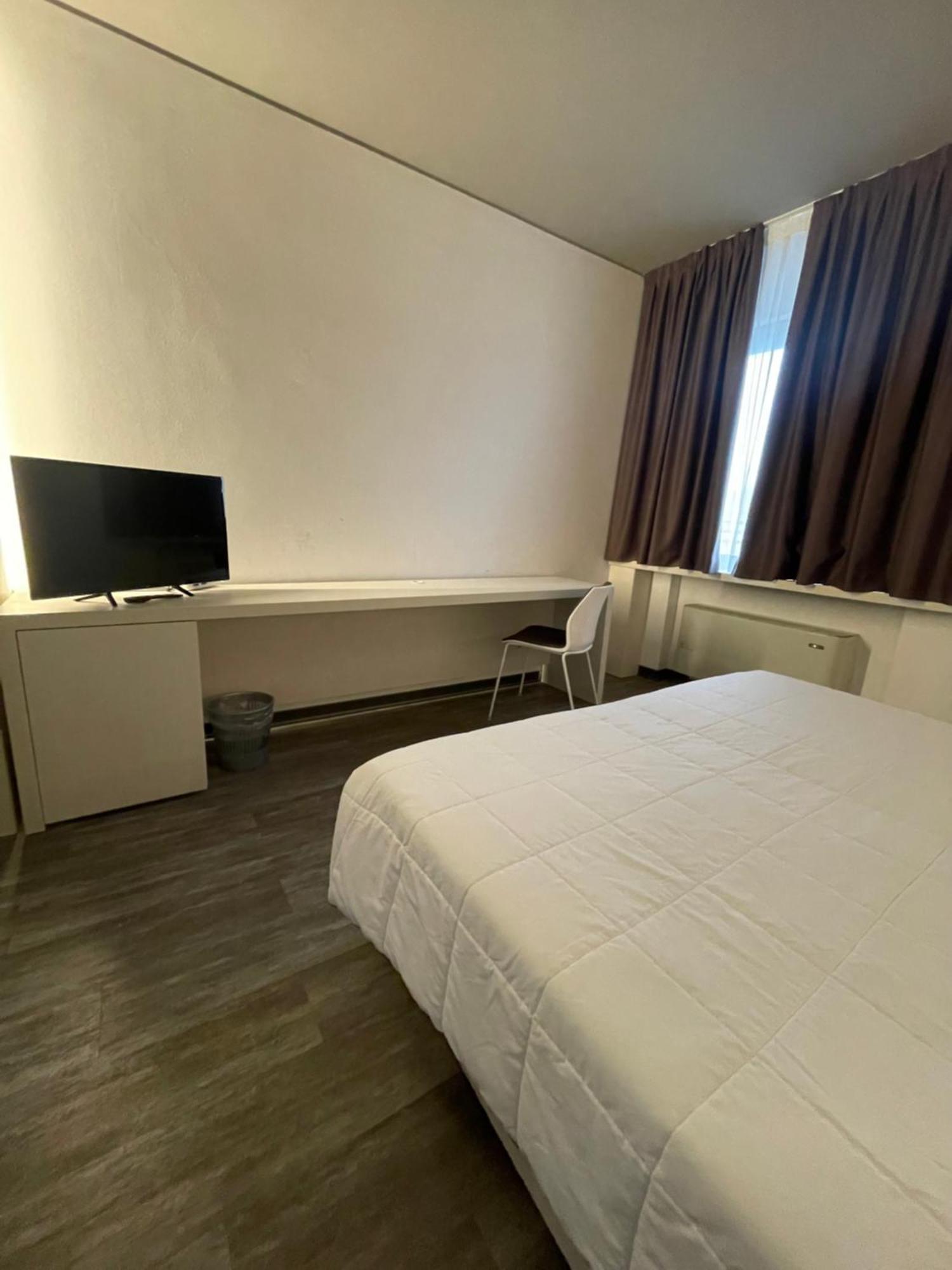 Hotel Albatros Mestre Eksteriør bilde