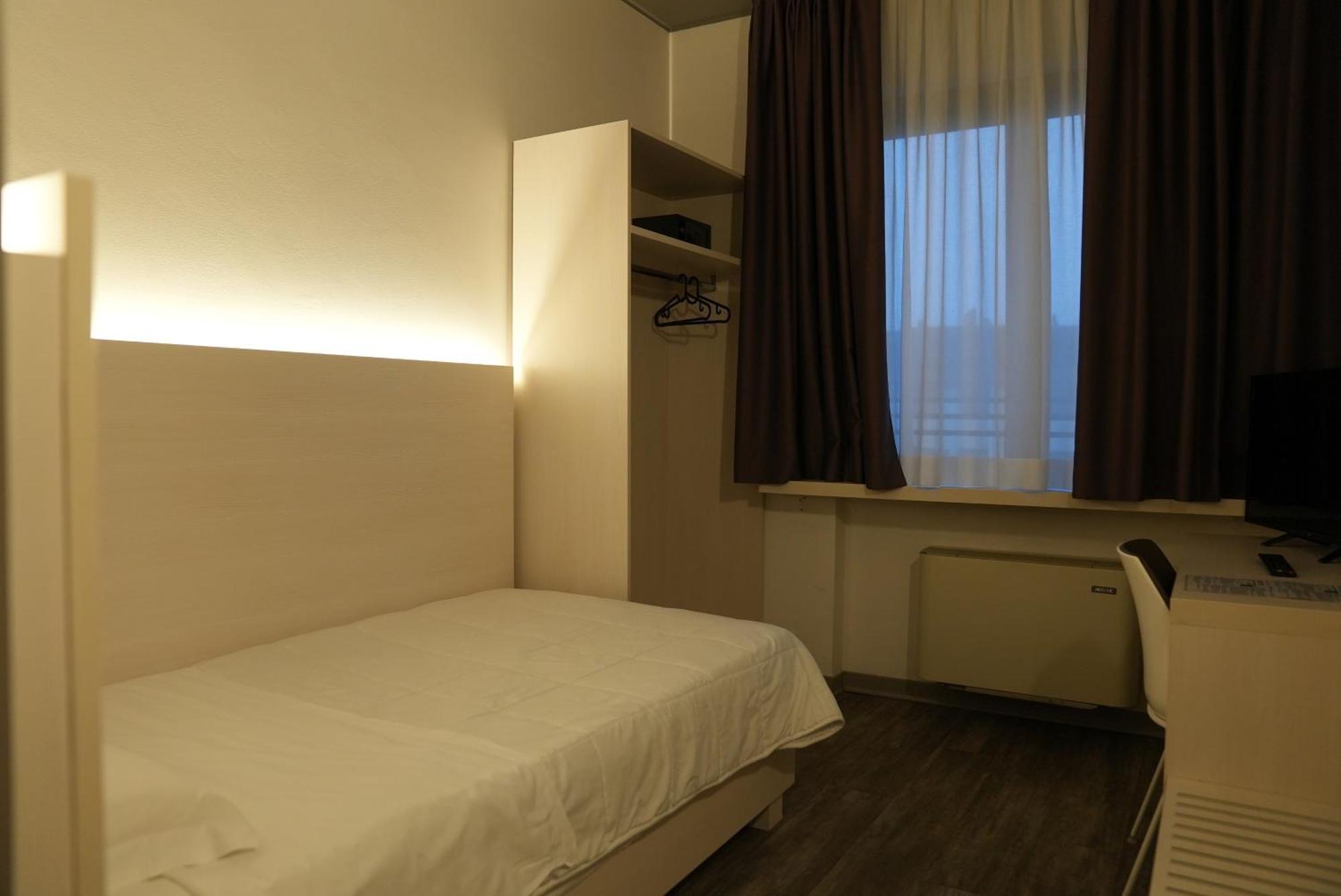 Hotel Albatros Mestre Eksteriør bilde