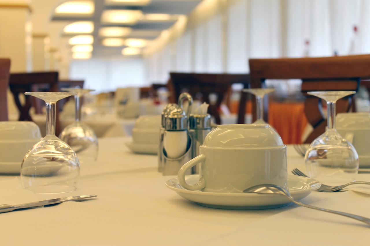 Hotel Albatros Mestre Eksteriør bilde